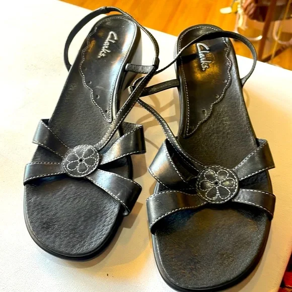 Clarks sandals - Picture 1 of 4